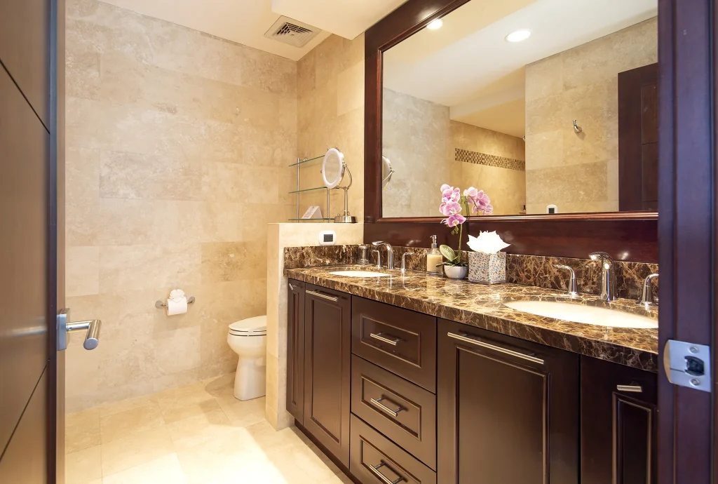 En-suite bathroom at 360 Splendor with a double granite vanity.